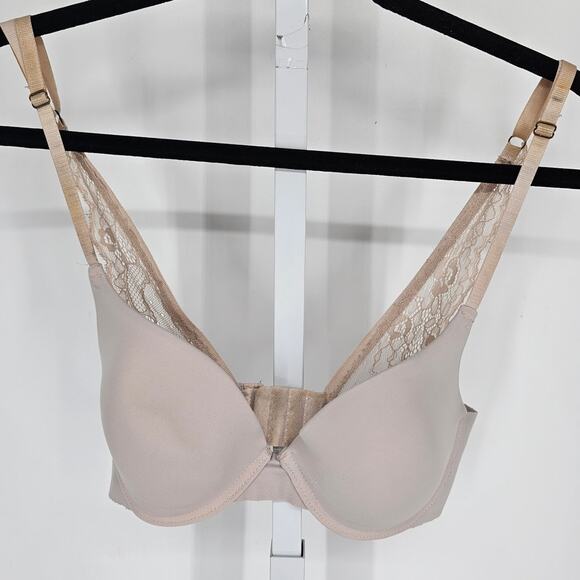 Marilyn Monroe Intimates Womens Sz M T Shirt Bra Lightly Lined Blush - Picture 1 of 4